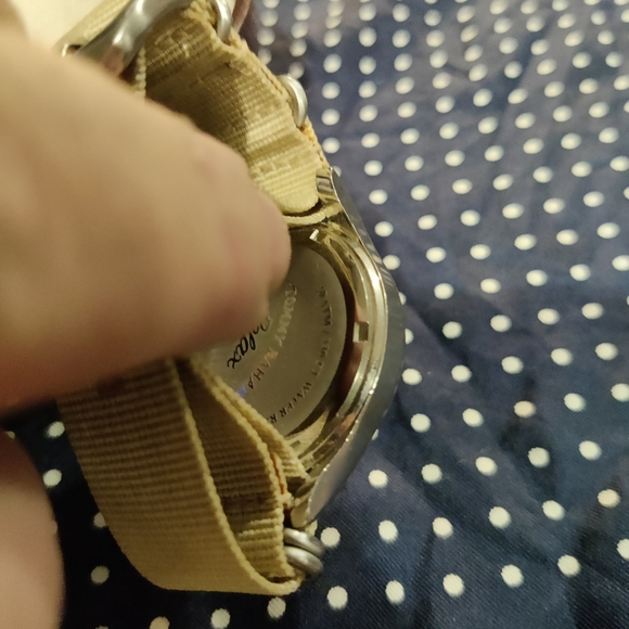 Tommy Bahama RLX1004 Woman's Safari Watch - Picture 10 of 11